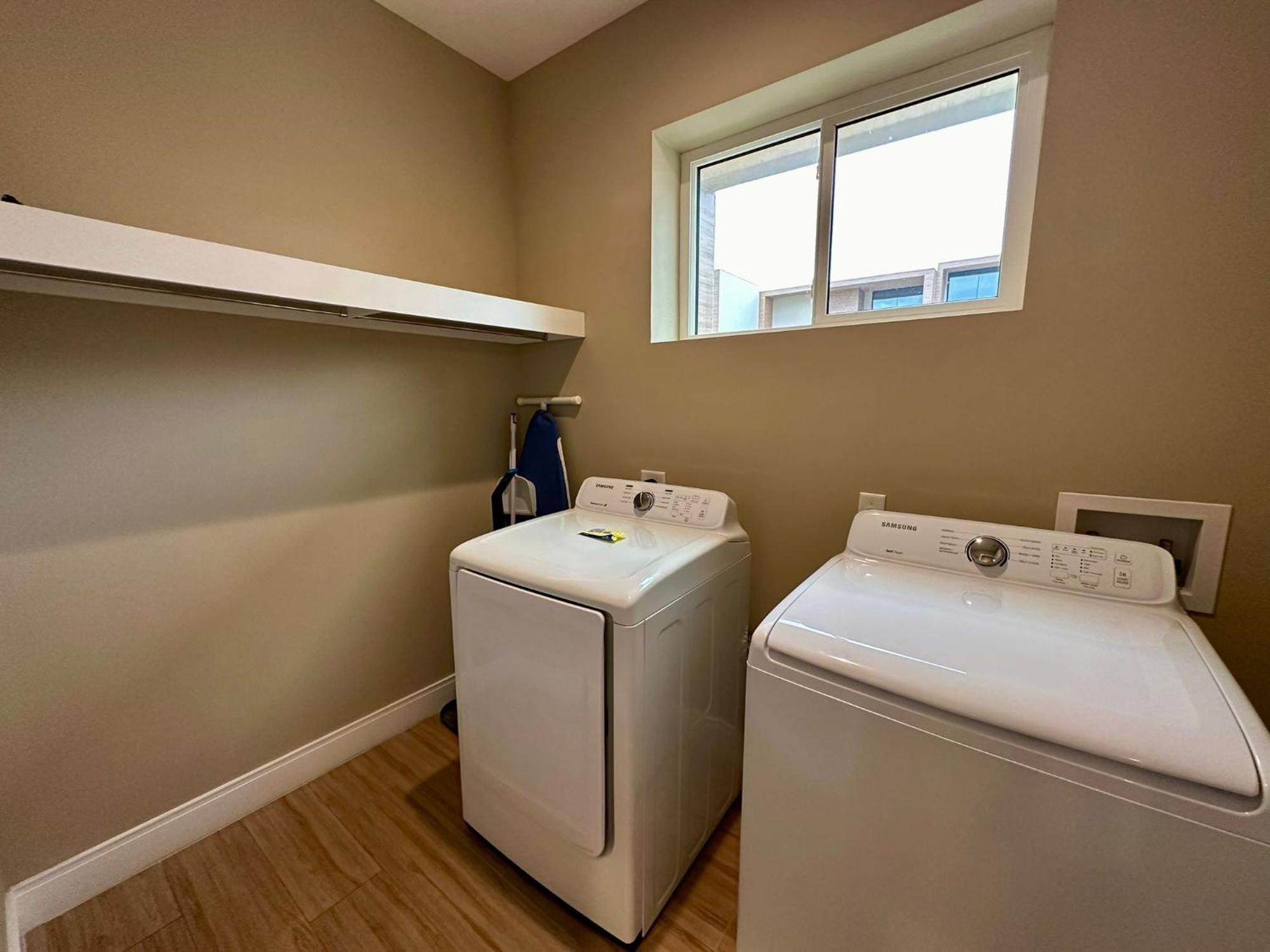 Villa Luxury 7 Min Universal 3br4ba - Hot Tub